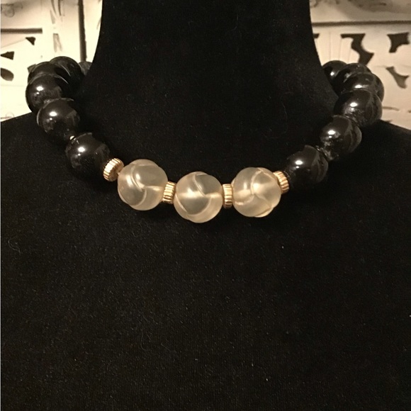 BOLD LARGE BLACK NECKLACE WITH SOLID BEADS & GLASS TYPE ACCENT BEADS - Picture 2 of 5